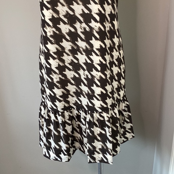 J.Crew black & cream houndstooth
Shift Dress Sz 2 
💯 excellent condition - Picture 7 of 13